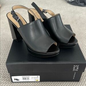 Like new Naturalizer Women's Black Heeled Sandals